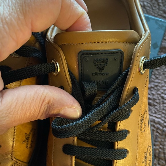 Authentic MCM sneakers. Only had on a few hours. Like new! Size 39 - Picture 4 of 13